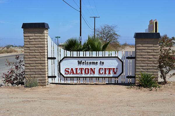 Salton City welcome sign